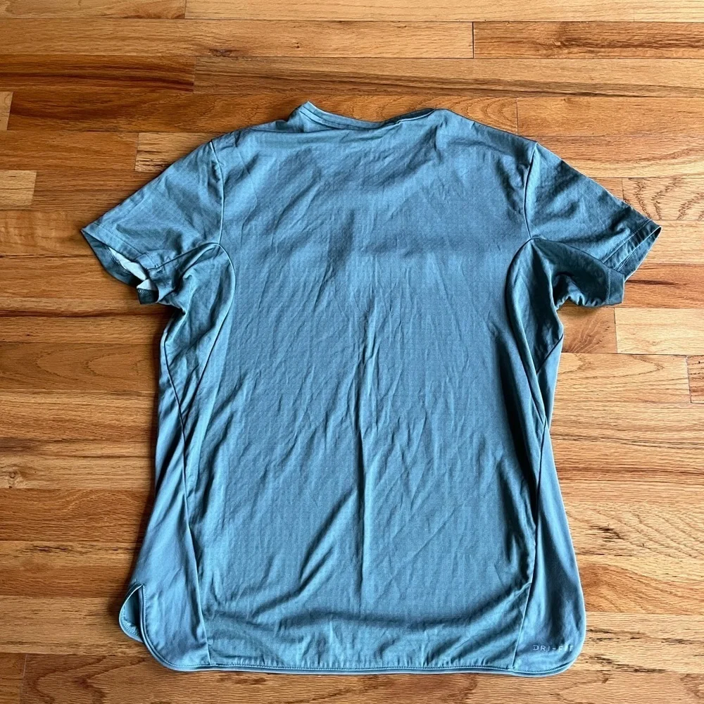NIKE Dri Fit Green Short Sleeve Running Shirt M